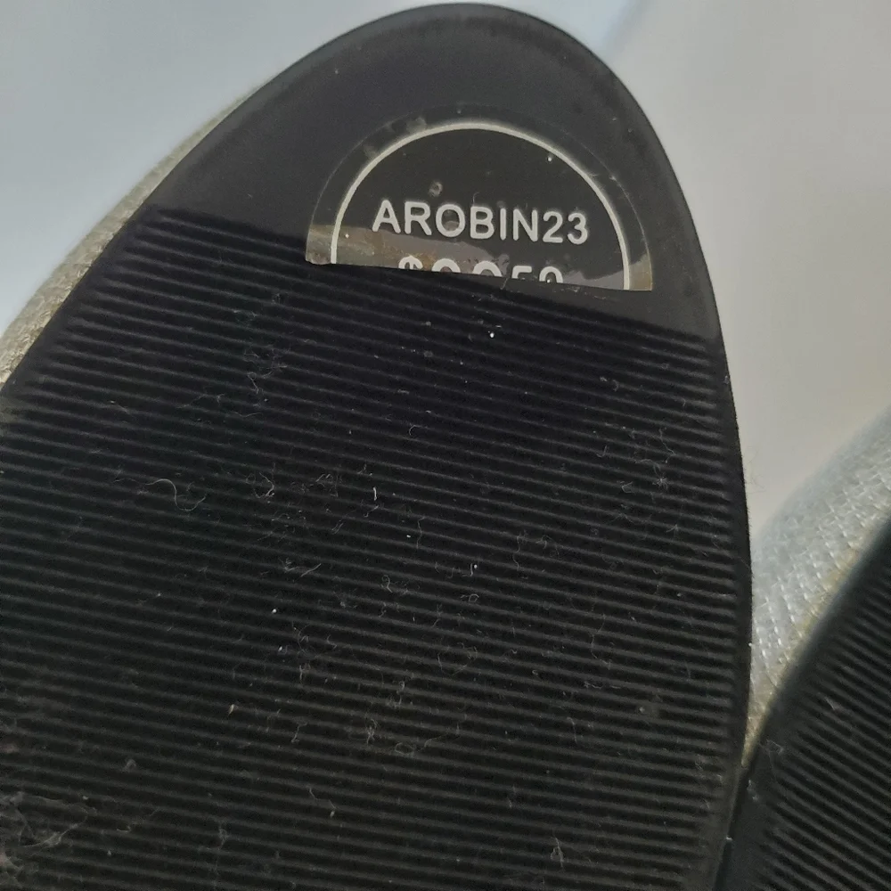 Sparkly Silver 8 Slip On Pump Michaelangelo 3.5" Heel David's Bridal AROBIN23 - Picture 12 of 16